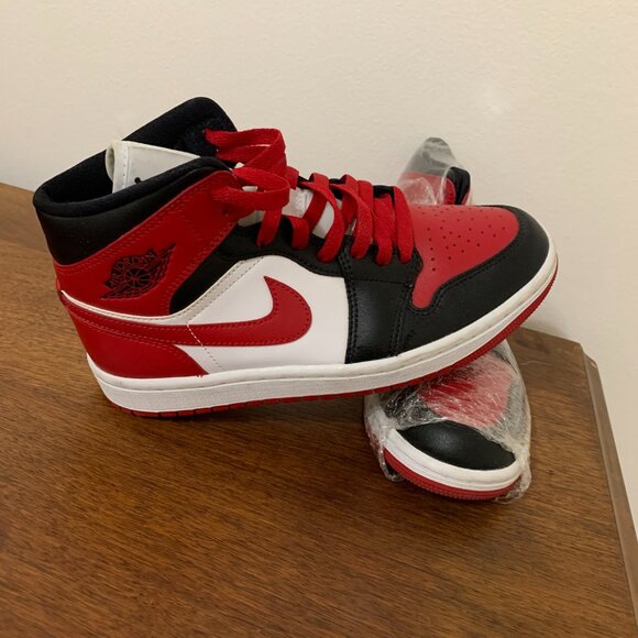 Air Jordan 1 Mid Chicago Black Toe Red White Size 6.5 Worn Once - Picture 5 of 9